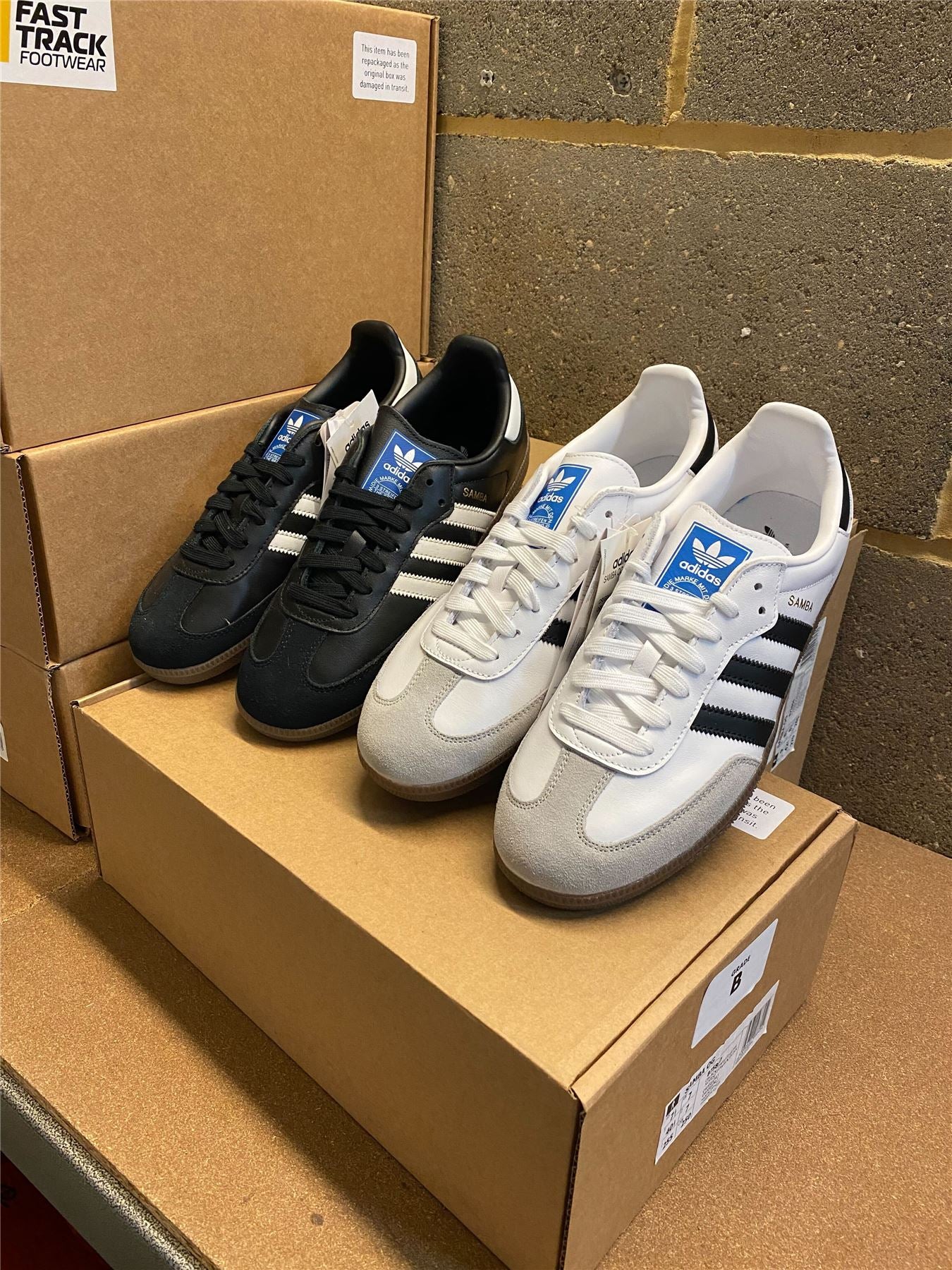 Adidas Junior Samba OG Trainers - DISCOUNTED Graded Seconds!